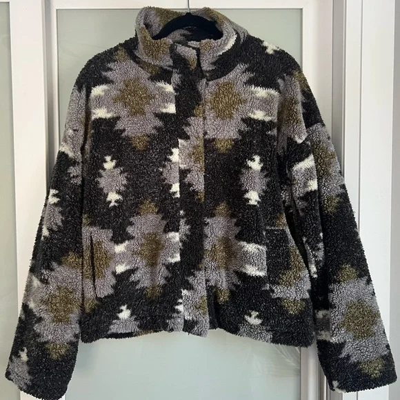 Thread & Supply Native Aztec Fleece - Picture 1 of 4